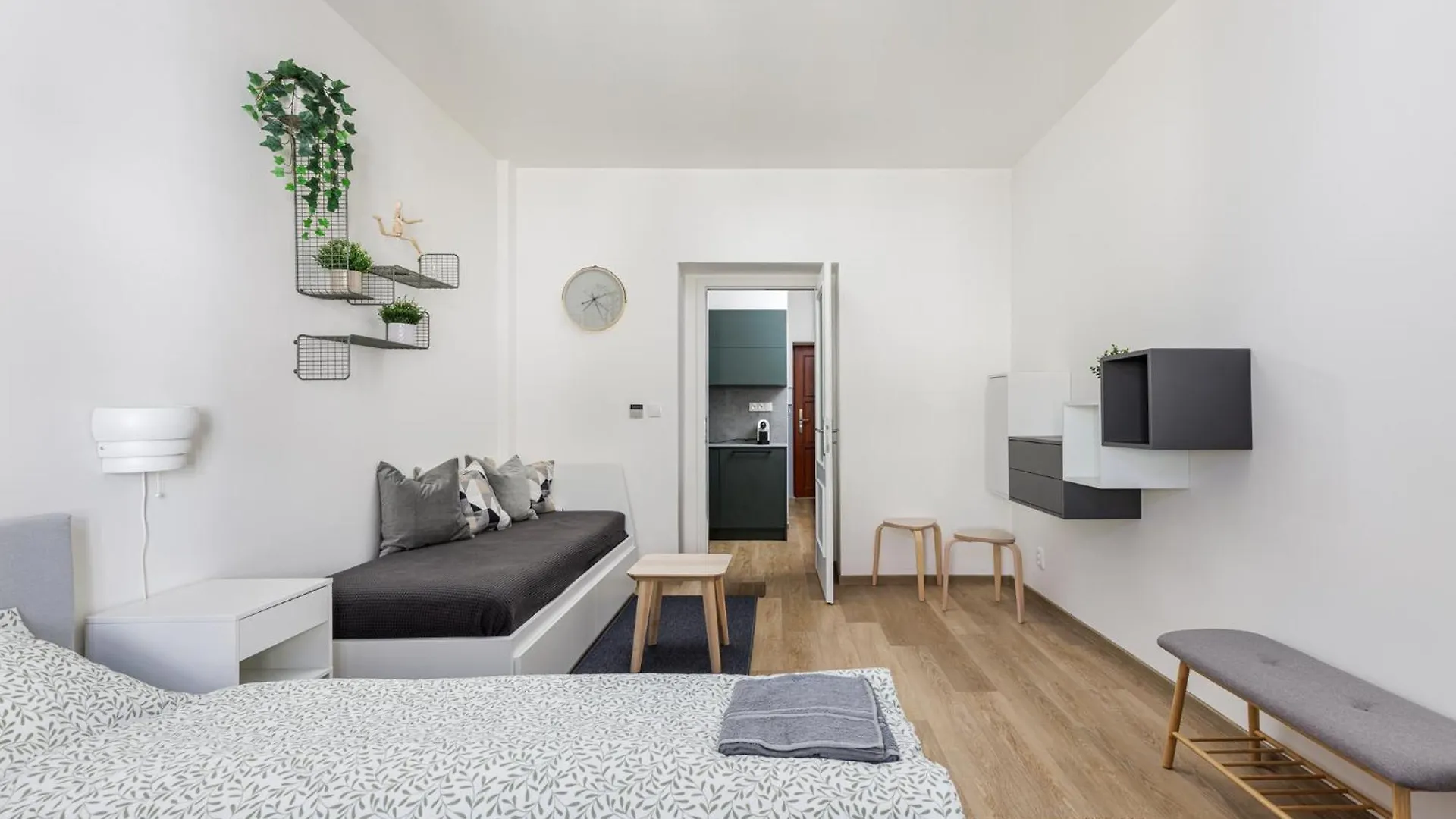 Stay2Gether - Green Oasis - Main Train Station location